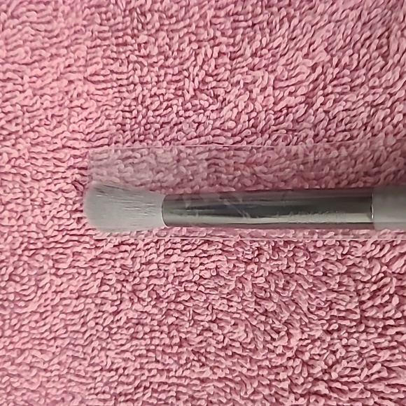 3 piece make up brush bundle - Picture 2 of 9